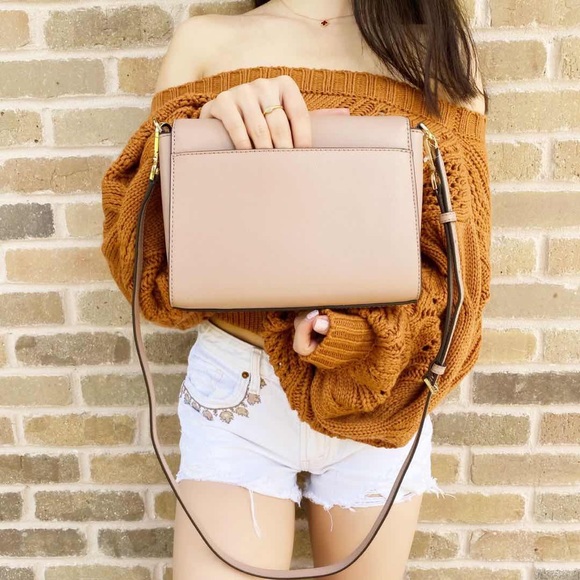 Gaby’sBags💕NWT Michael Kors Flap Crossbody - Picture 6 of 6